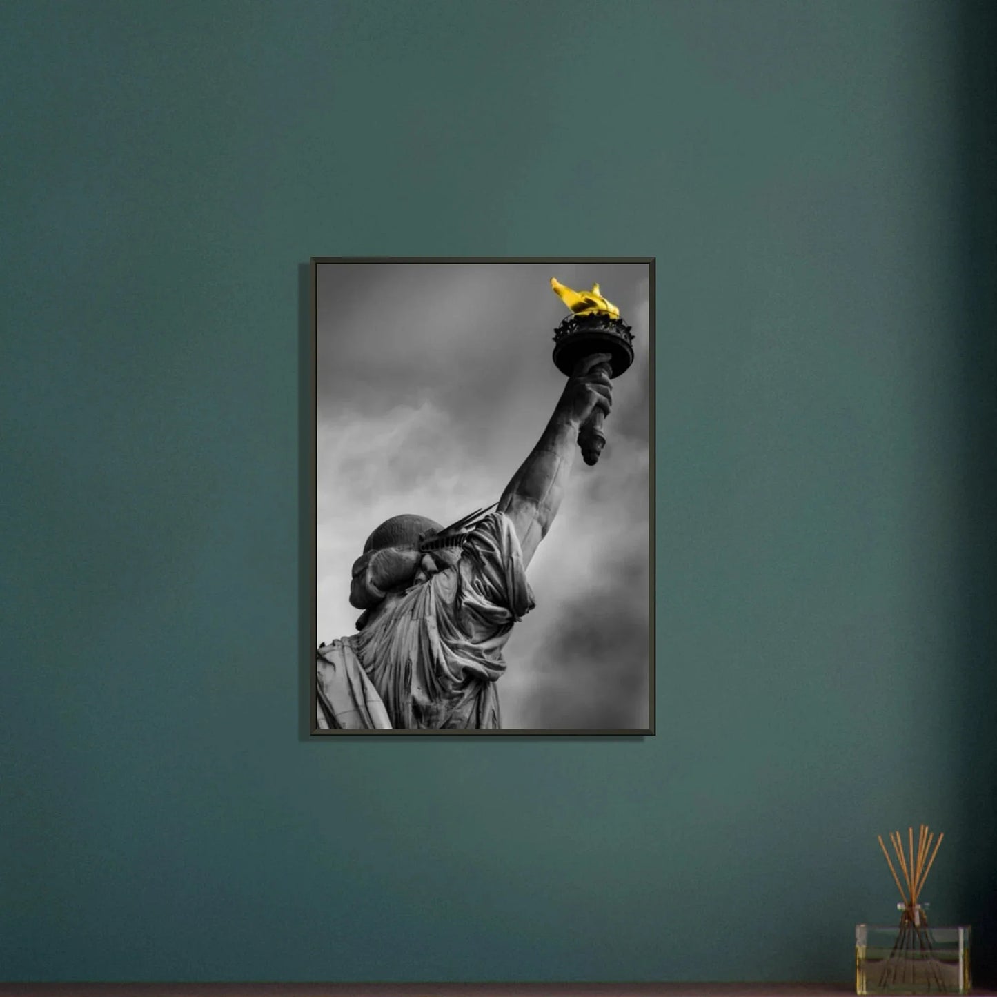 Lady Liberty Classic Semi - Glossy Paper Metal Framed Poster 50x70 cm / 20x28″ - LiberTees for All